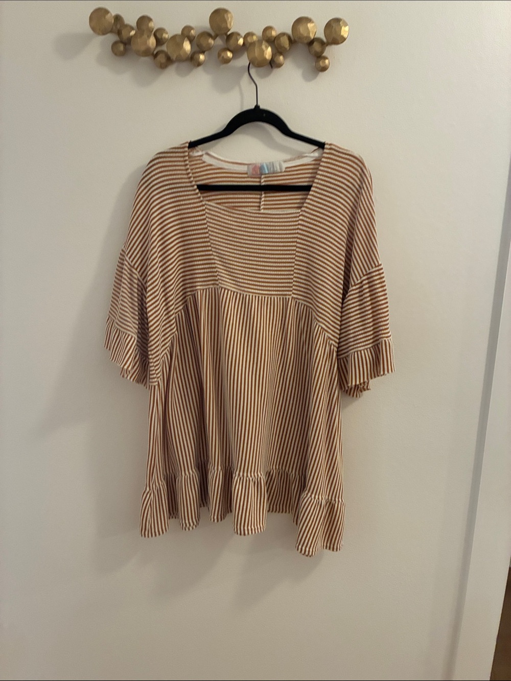 Striped V-Neck Ruffle Tunic Top in Tan & White